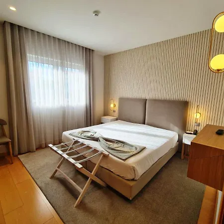 Albergaria Borges Hotell 3*