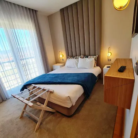 Hotel Albergaria Borges 3*