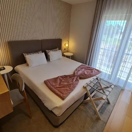 Albergaria Borges Otel 3*