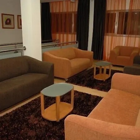 Albergaria Borges Otel 3*