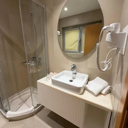 Albergaria Borges Hotell 3*