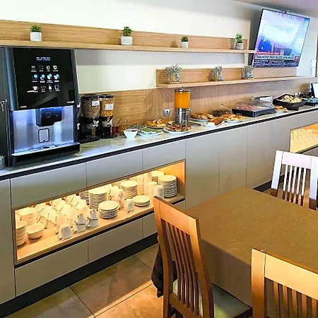 Hotel Albergaria Borges 3*