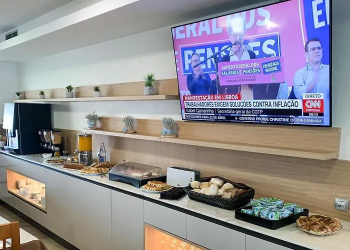 Hotel Albergaria Borges 3*