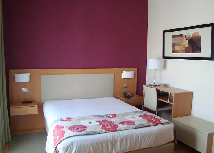 Hotel Albergaria Borges 3*